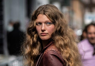 Adiós look limpio, hola frizz: el cabello más natural es el que marca tendencia este año